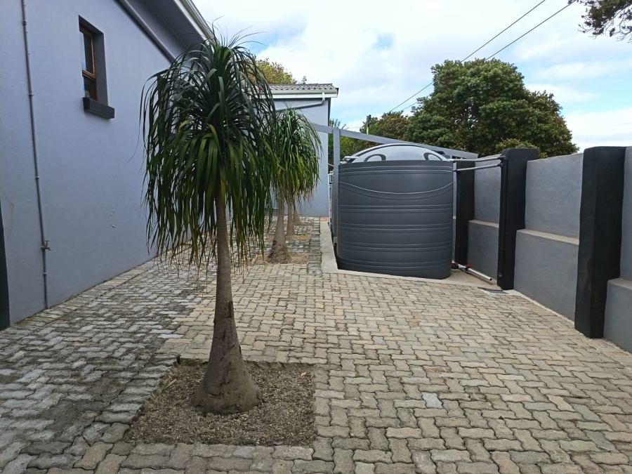 To Let 7 Bedroom Property for Rent in Humansdorp Eastern Cape